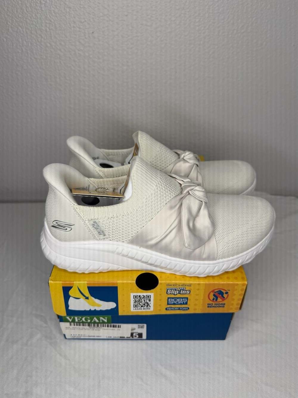 Skechers BOBS Sport Slip-Ins 117630 Size 7.5 Off White Bow Sneakers